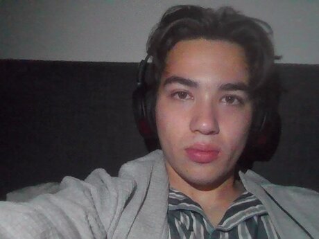 RowdyASMR star sexy pics