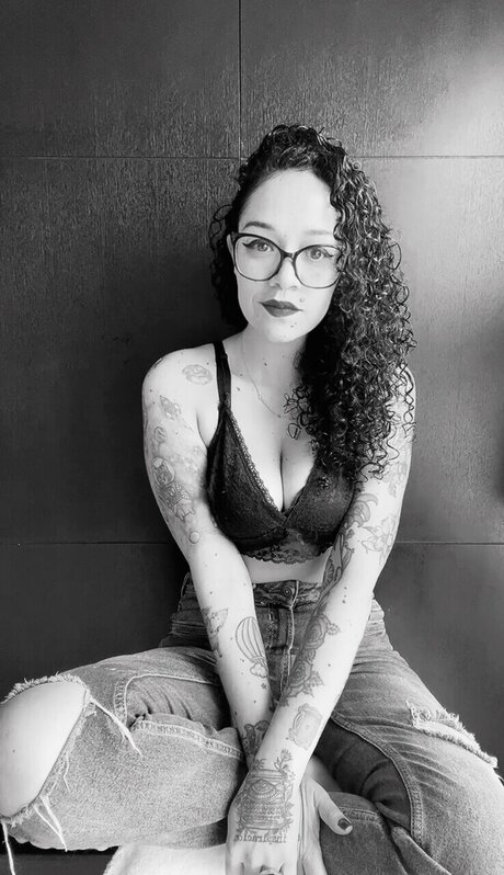 Miss Villa erotic model images