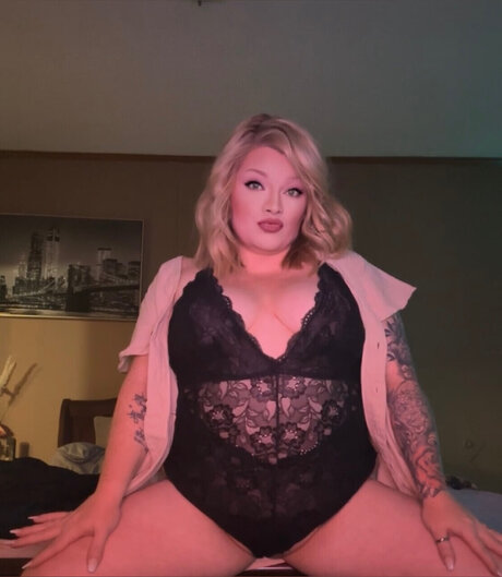 Phoenix cruz naked pornstar img