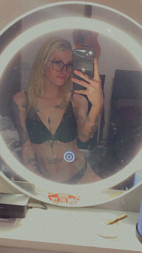 Hazy_ exclusive pornstar image