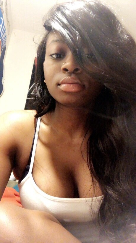 BigLipBarb hd actress image