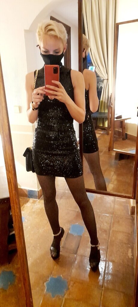 Andrea Cozac hd model pic