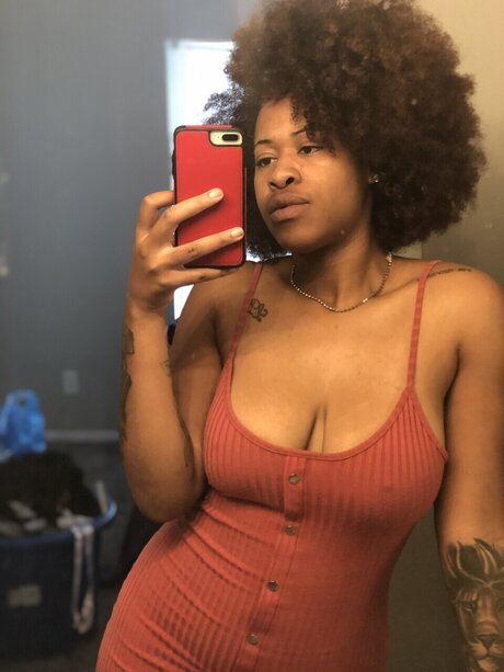 young milf onlyfans hot pics