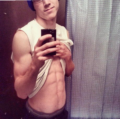 007VaTe nude model photos