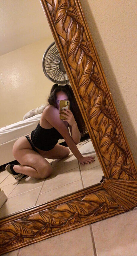 Misfit Barbiie hd actress img