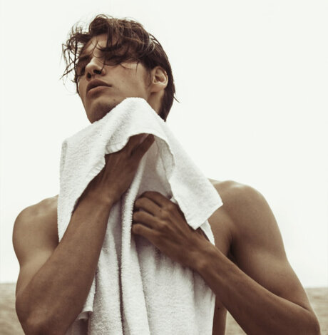 Liam O Neil sexy star pics