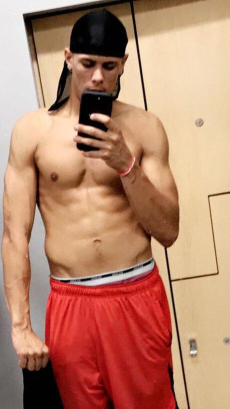 Elijah Rhea model xxx images