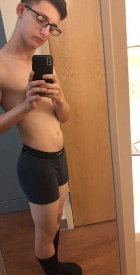 Toby Grinie hot star image