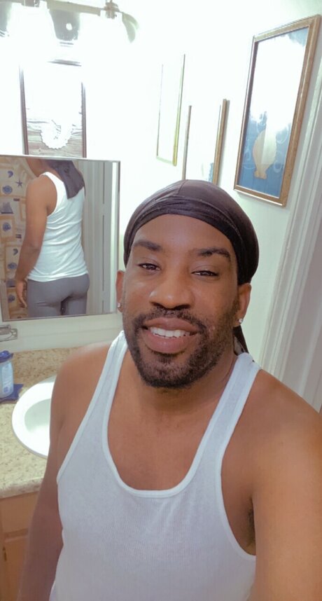 u6043516 xxx model image