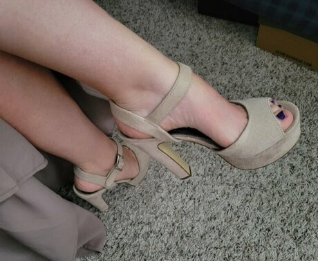 Natasha Sunset pornstar exclusive gallery