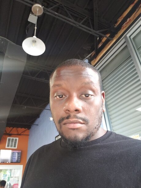 Kslimm model pornographic photos