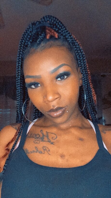 SlimmFinee Nolaa naked pornstar picture