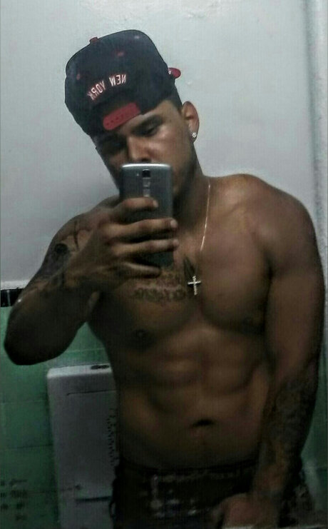 ImThatBoyStill model photo