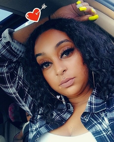 Latinamami0512 nude model photos