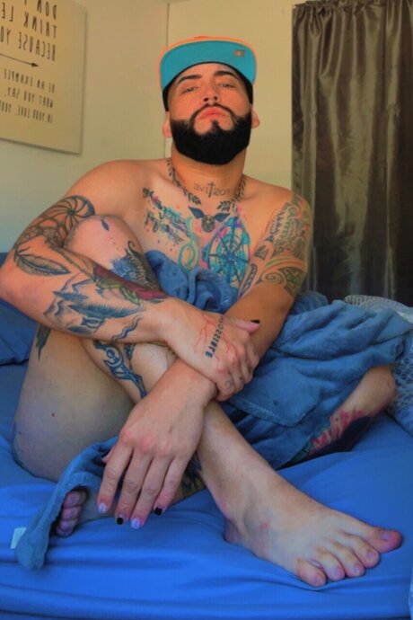 Isanuel pretty pornstar pictures