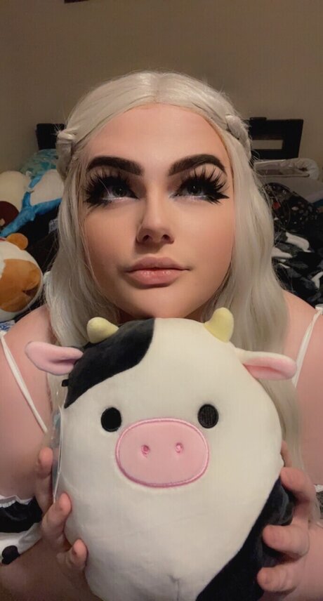 Magnolia May star pornographic images