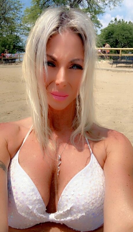 SEXY MICHIGAN GIRL_ pornstar erotic photo