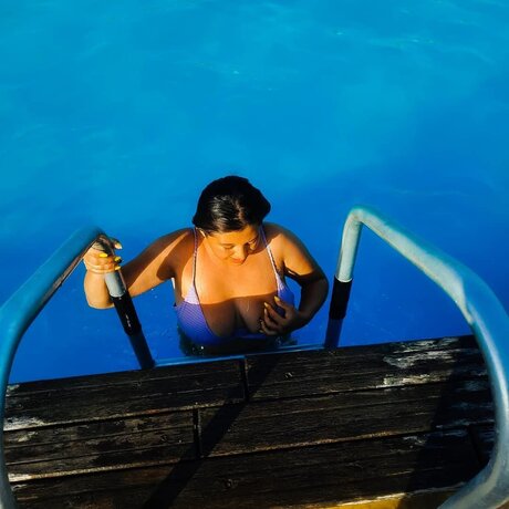 Andreea Buse nude model pic