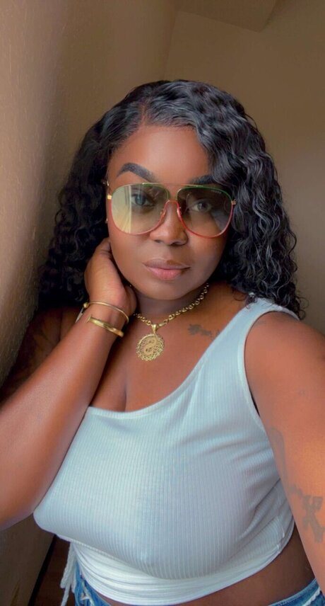 IslandGirl Shin pornographic star archive