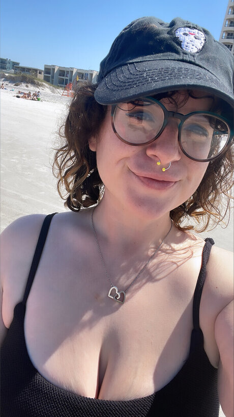 FriendlySugar_ model free pics