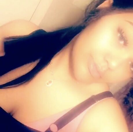 Mami Amour naked model image