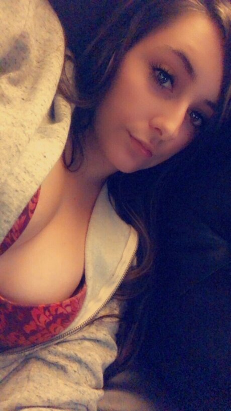 Jbbeeexoxo naked pornstar picture