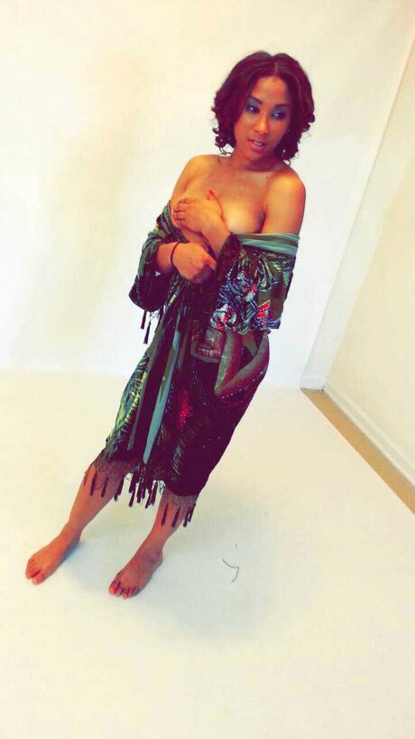 Chole high quality pornstar pictures