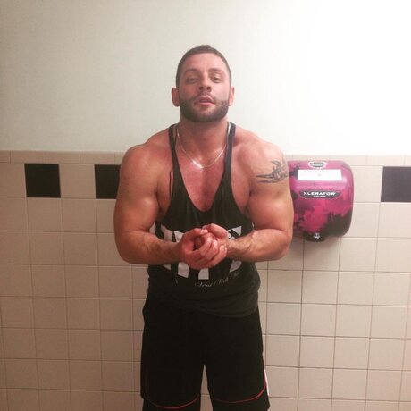 Itallianstallion model top picture