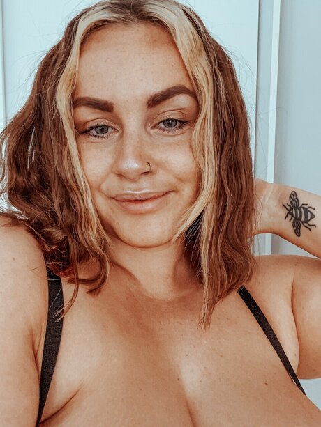 arab curvy onlyfans art naked photo