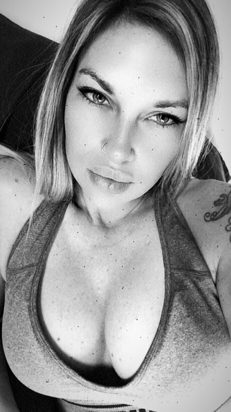 Vallerie model beautiful image