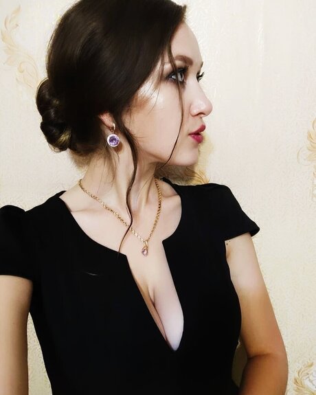 Nyse hot actress pictures