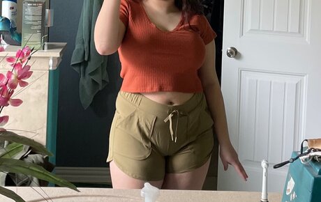 sunday free model picture