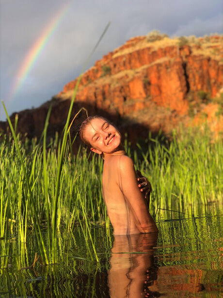 Billie Buttons art model picture