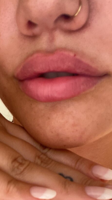 andreanne model hot photo