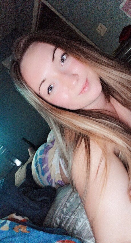 PrettyBitch pretty model img