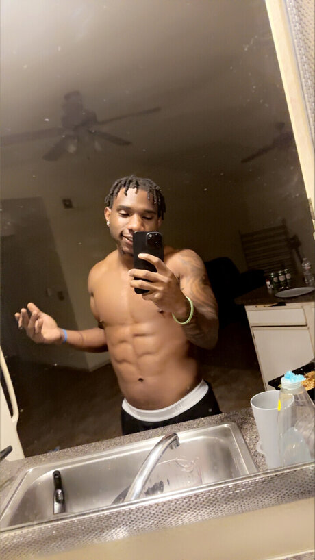 Mister model free pic