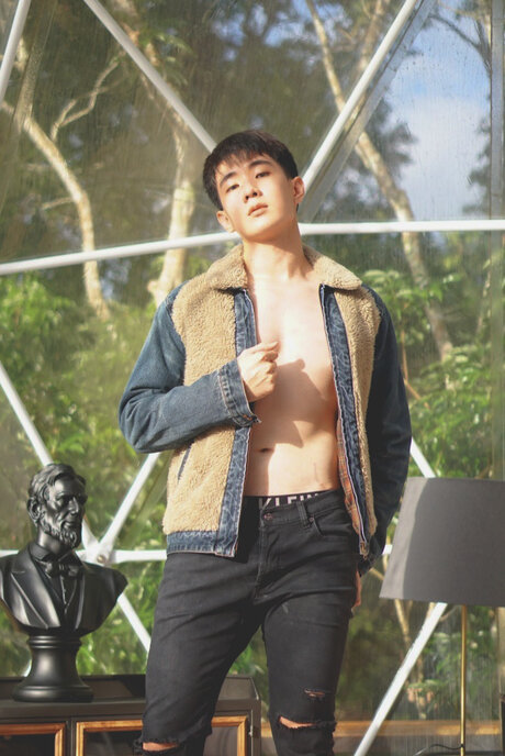 K busbear star nude pic