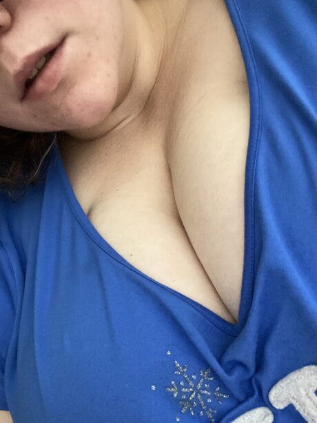 Kartika sexy model image