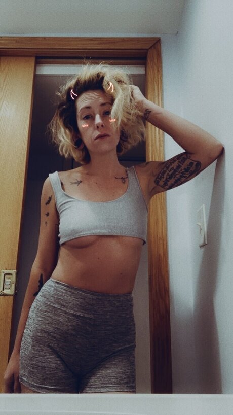 Beth Betherson star nude pic