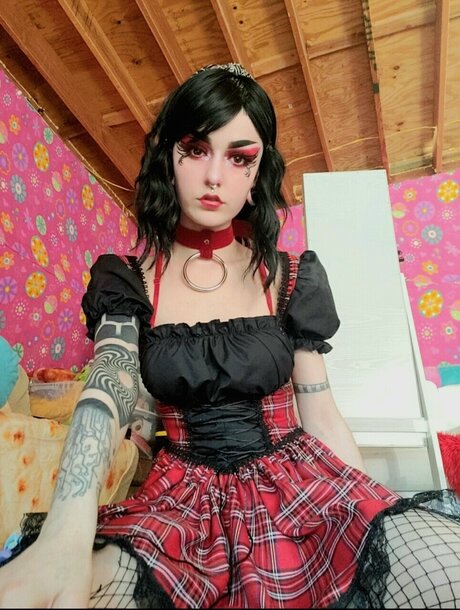 _Lucy_ erotic pornstar img