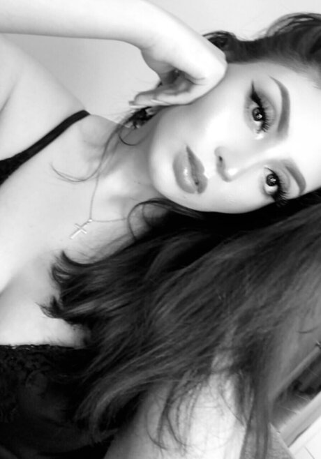 Selma erotic model photos