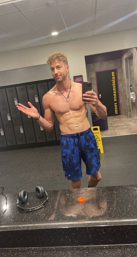 HankiePanky art model pictures