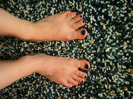 Unghianera adult model img