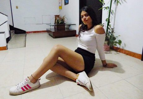 Lauraaaa art star pic