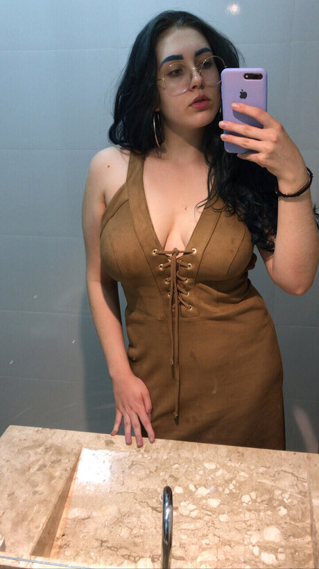 Tessa Moon porn actress galleries