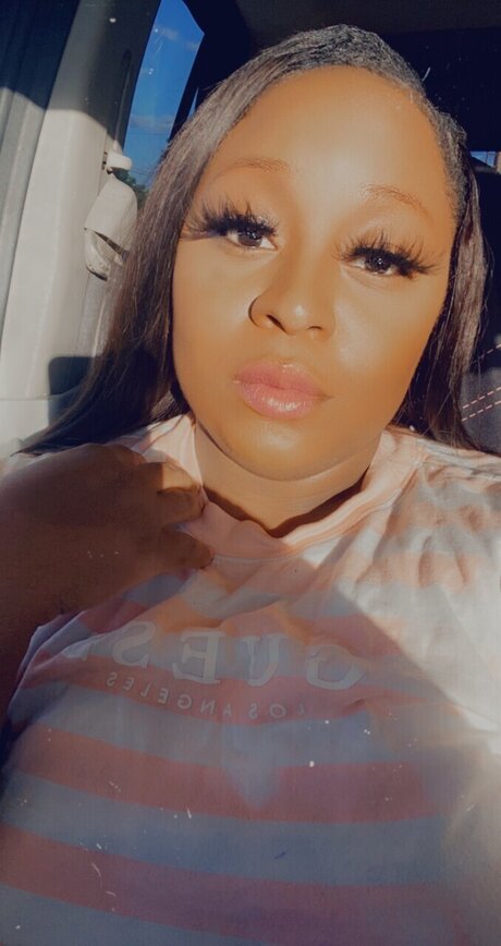 ShaeLicious model hd pictures