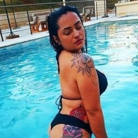 Larissa nude model archive