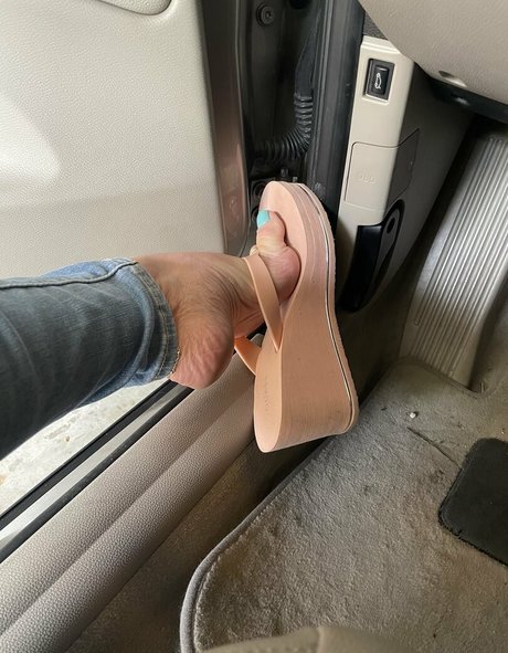 mimifootnip Profile pic