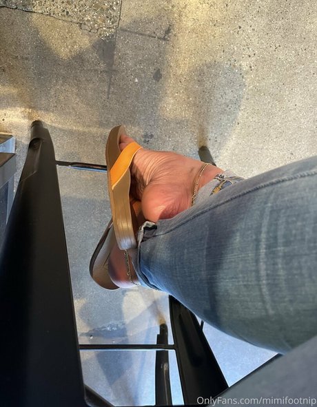 mimifootnip model naked images