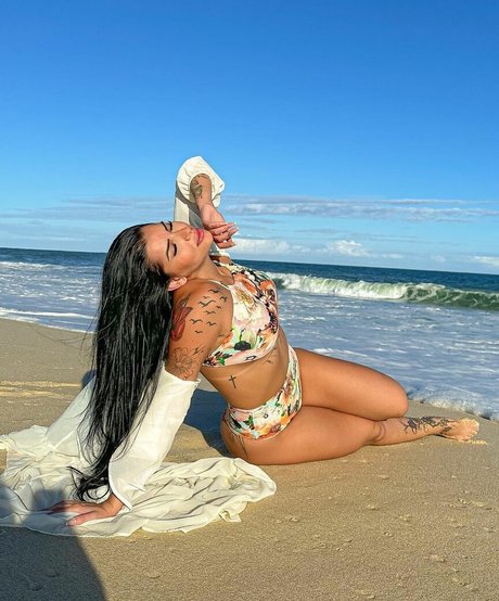 Bianca Leao pornstar nude image